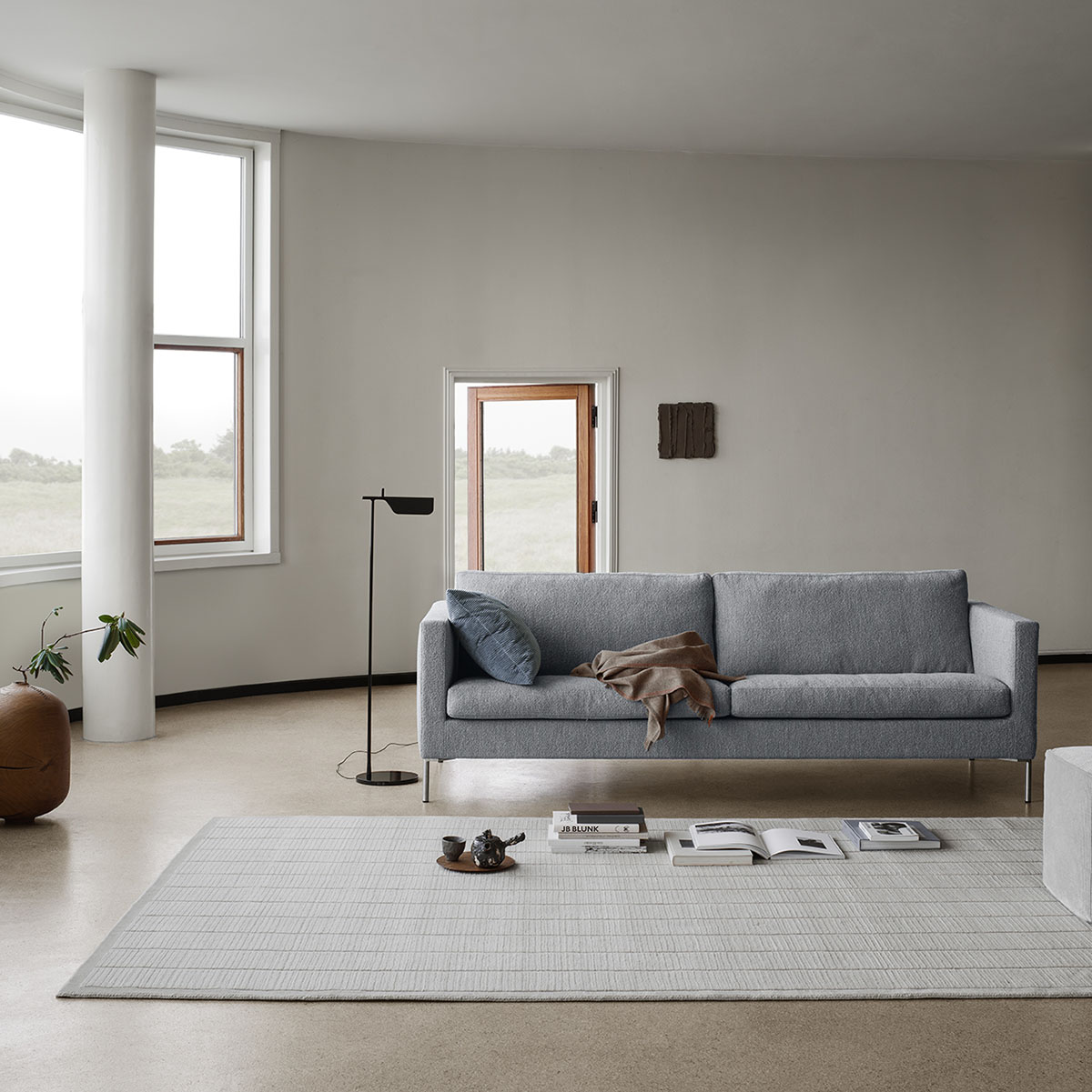 Eilersen soffa Trenton i ljusgrå färg, vårens erbjudande från 29.990:- hos BM Design Center. Eilersen soffa Trenton i ljusgrå färg, vårens erbjudande från 29.990:- hos BM Design Center.